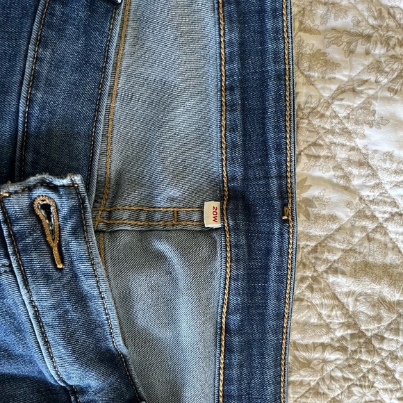 Capris - Picture 3 of 4